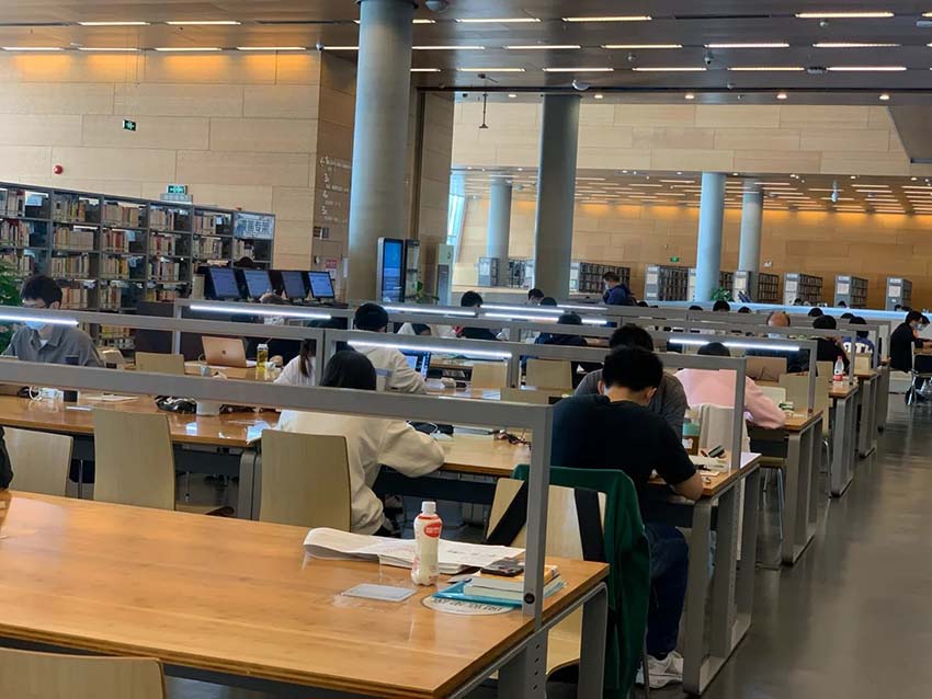 TFT液晶觸摸屏圖書館圖書查詢?cè)O(shè)備使用